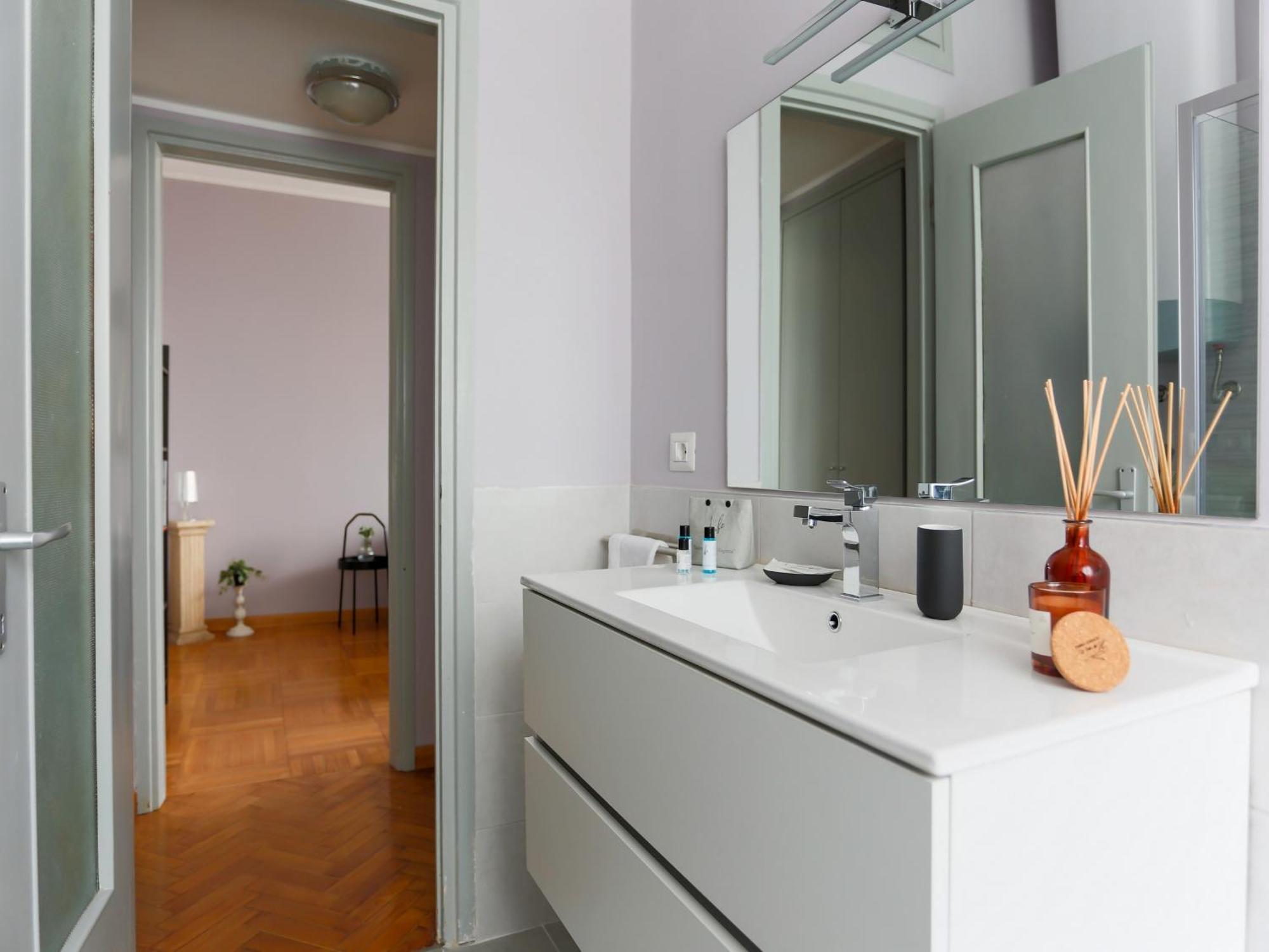 The Best Rent - Spacious One-Bedroom Apartment In Moscova District Milán Exterior foto